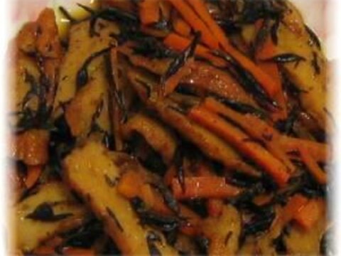 炊き込みご飯にも利用できる♪ひじきとサツマ揚げ煮